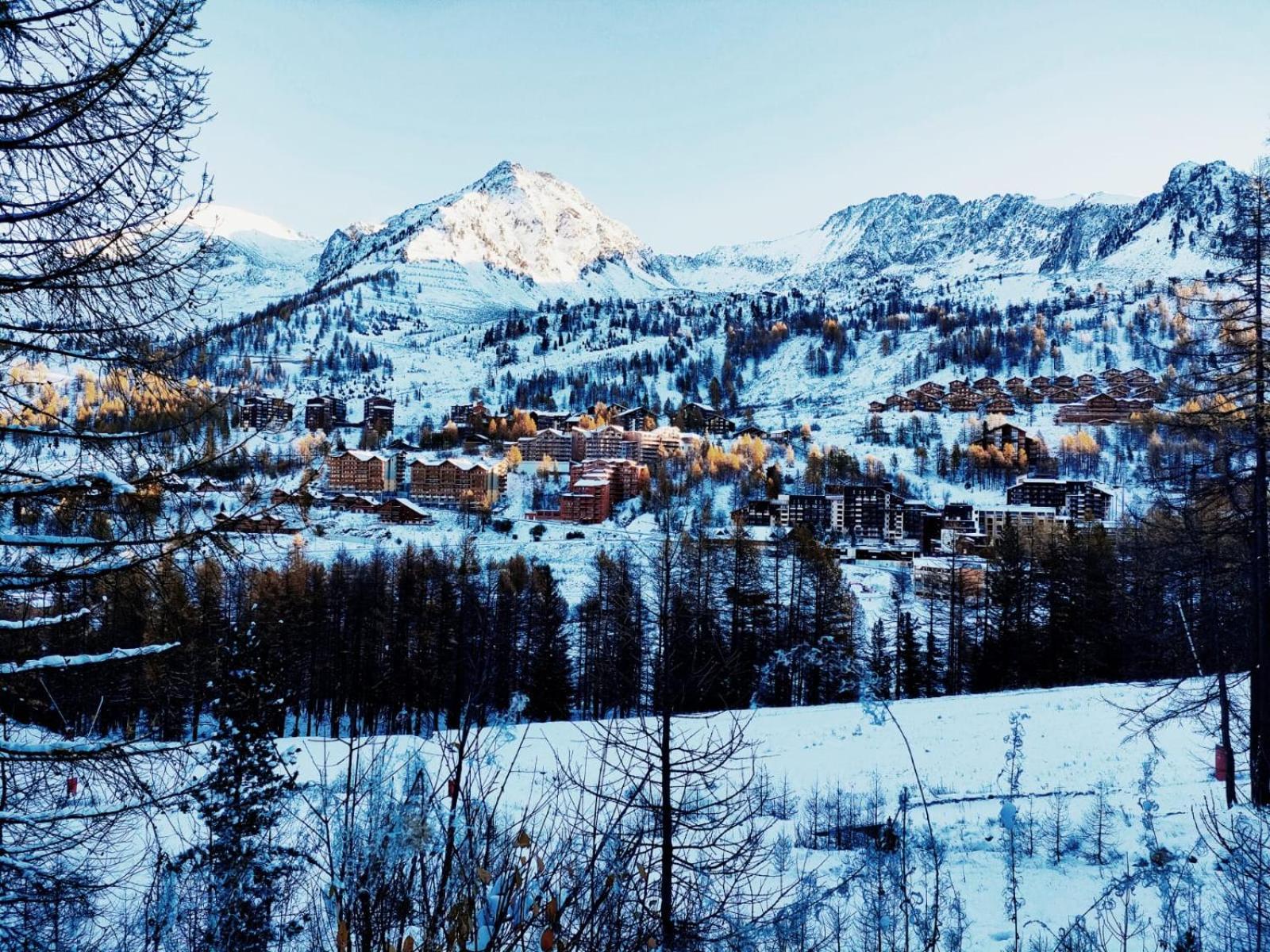 Joli T2, Centre, Parking Prive, Wifi, Local A Ski Isola 2000 Luaran gambar