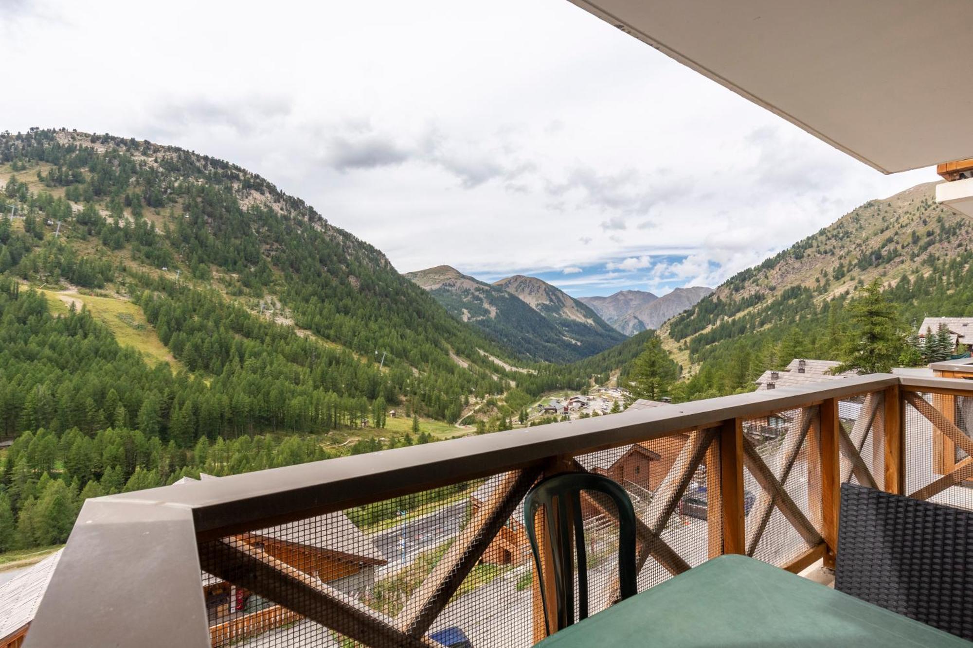 Joli T2, Centre, Parking Prive, Wifi, Local A Ski Isola 2000 Luaran gambar